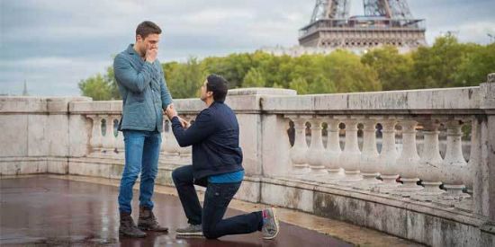 Haber | ÜNLÜ HABER SPİKERİ BLOGGER SEVGİLİSİNE PARİS’TE EVLENME TEKLİFİ ETTİ