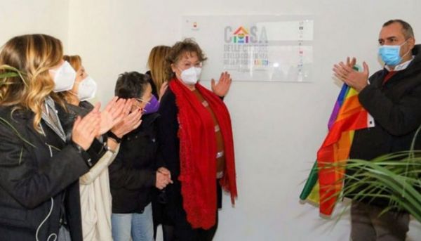 Haber | NAPOLİ BELEDİYESİ ŞİDDET VE AYRIMCILIK MAĞDURU LGBTİ+’LAR İÇİN SIĞINMA EVİ AÇTI
